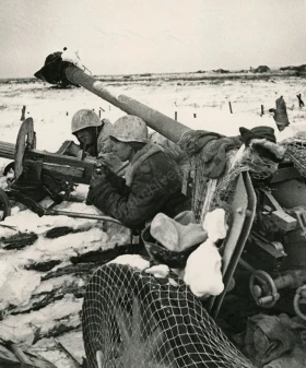 Огневая точка. Январь 1943 г. Фотограф Б. П. Кудояров. РМИ