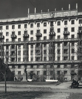 Внешний вид дома. 1971 г. Автор фотографии: А. А. Григорьев. Из коллекции КГИОП.
                                                