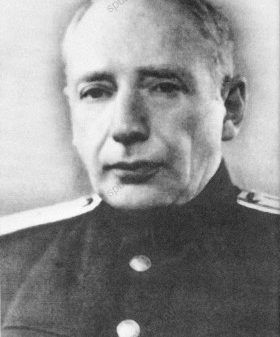 Полковник ветеринарной службы А.А. Веллер. Портрет. 1940-е гг. Место съемки не установлено. Автор съемки не установлен. Музей СПбГУВМ.
                                                    