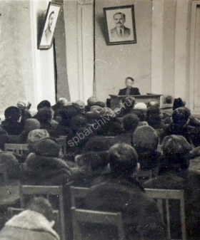 Лекция В.В. Мавродина в г. Саратове. 1942−1944 гг. Музей истории СПбГУ.