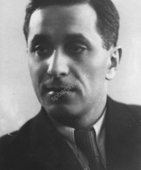 Портрет писателя Михаила Михайловича Зощенко. 1940-е гг. ЦГАКФФД СПб. Шифр: Ар 169433.