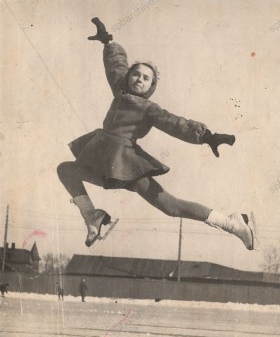 Т.Н. Братусь во время тренировки. Ленинград. Конец 1950 — начало 1960 гг. ЦГАЛИ СПб. Ф. 967.