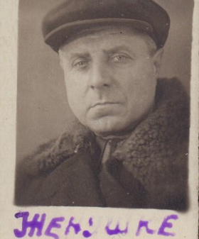 Алексей Иванович Волков, инженер завода «Судомех». 1943 г. Из собрания Военно-исторического музея артиллерии, инженерных войск и войск связи, Санкт-Петербург. Ф. 52Р. Оп. 6. Д. 11. Л. 1.