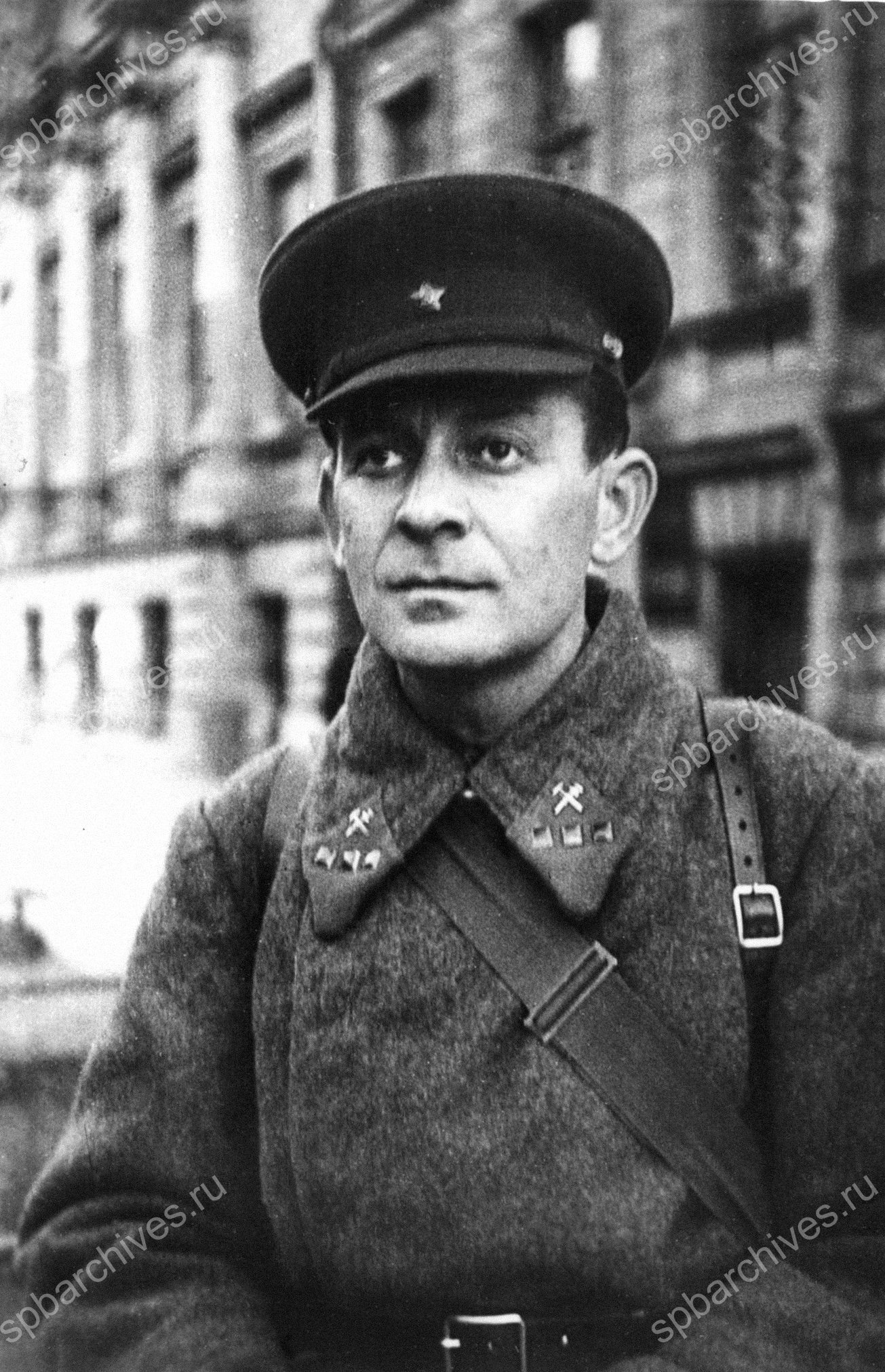 Фотокорреспондент фотохроники ЛенТАСС Семен Григорьевич Нордштейн. 1941-1943 гг. Ленинград. Автор съемки не установлен. ЦГАКФФД СПб. Ар 171644.