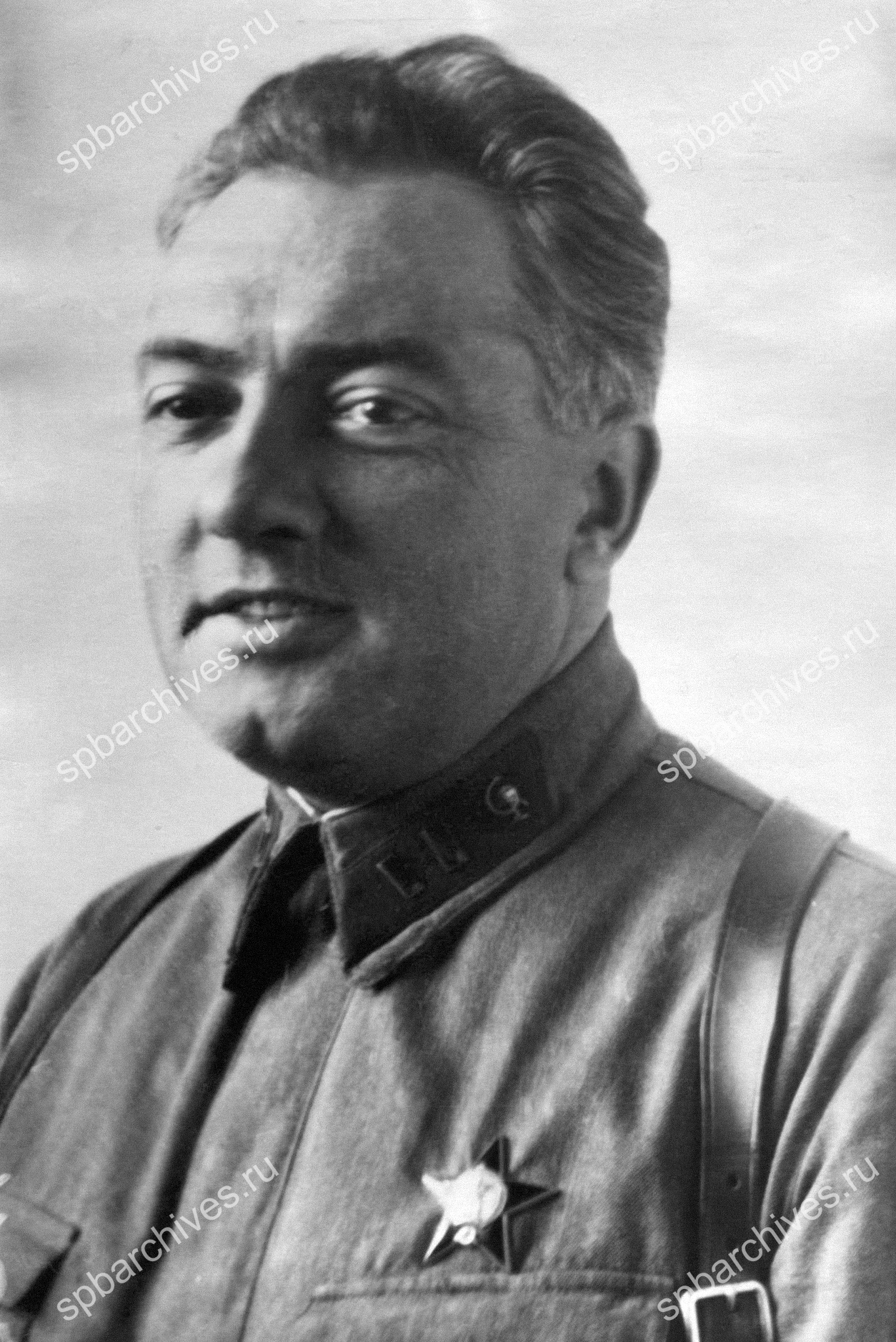 Начальник эвакогоспиталя № 1014, военврач II-го ранга Николай Николаевич Шаталов. 1942 г. Ленинград. Автор съемки не установлен. ЦГАКФФД СПб. Бр 25757.