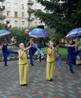 Мероприятие в честь открытия сквера Мама. МО Большая Охта, 2018 г.